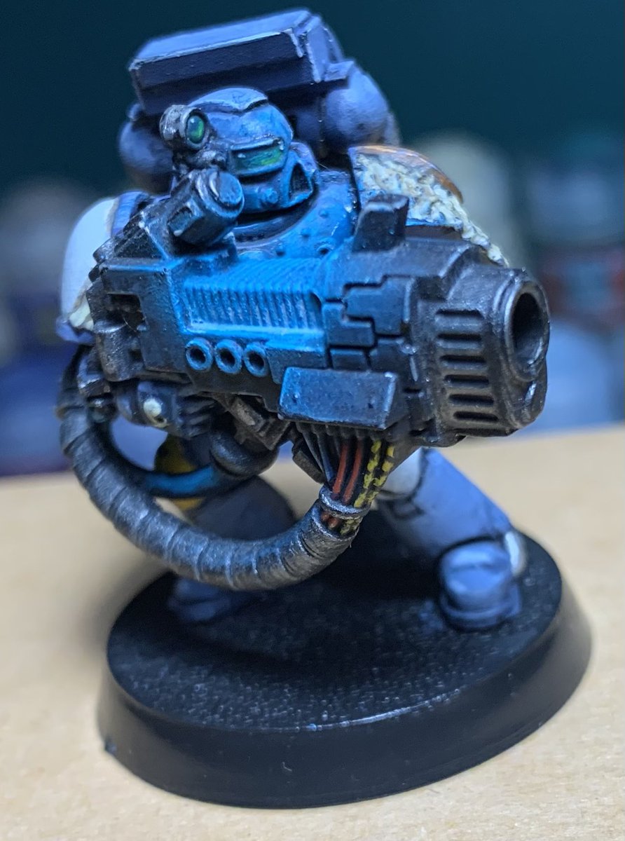 Been painting Warhammer 40k again. This Plasma osl was a lot of fun to paint. #spacemarines #warhammer40k