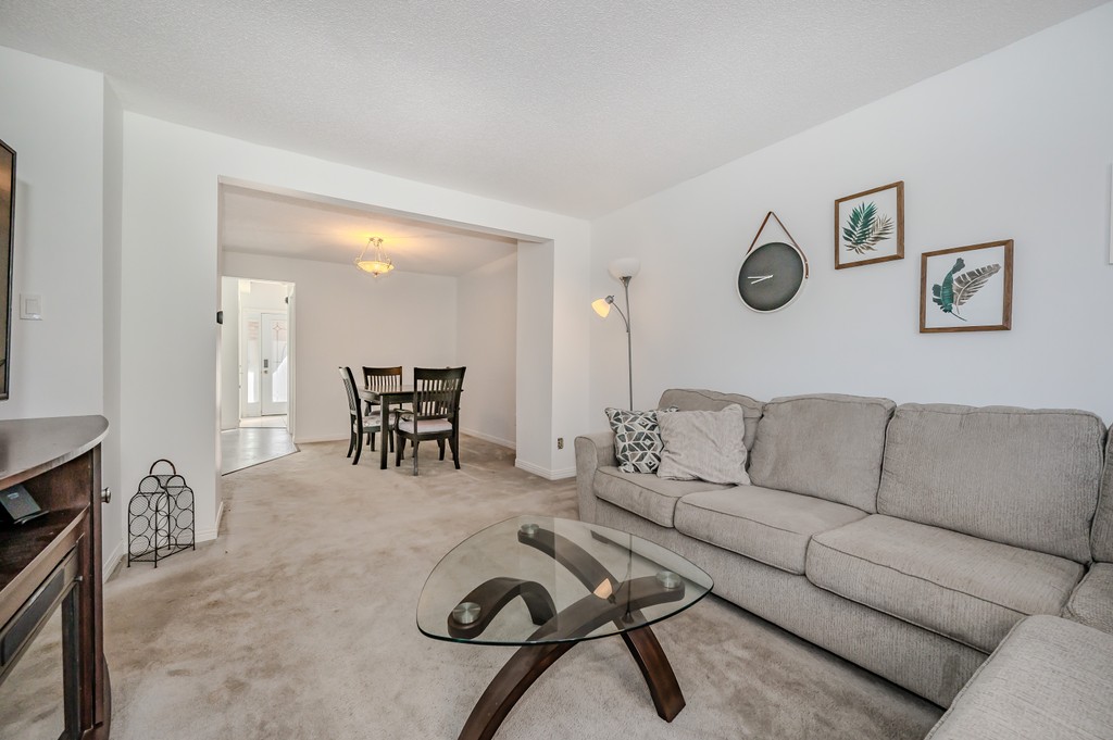 justleap_ca's tweet image. 🏡 OPEN HOUSE : 365 BENNINGTON Gate Unit #13, Waterloo🏡
 … MLS # 40668993 | $599,900

🛌 2+1 Bedrooms
🛁 3.5 Bathrooms
🛠️ Finished Basement
🌳 Peaceful Neighbourhood  
 🏡 1500+ sq ft

Join us at our OPEN HOUSE or book your private showing today!