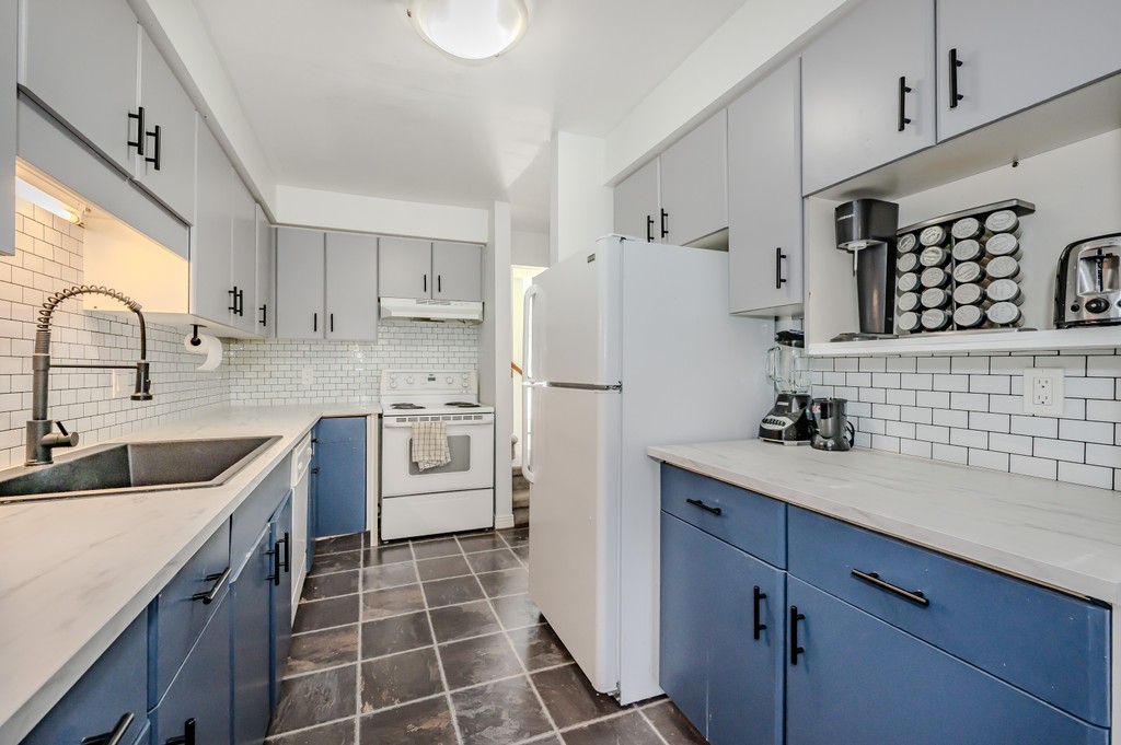 justleap_ca's tweet image. 🏡 OPEN HOUSE : 365 BENNINGTON Gate Unit #13, Waterloo🏡
 … MLS # 40668993 | $599,900

🛌 2+1 Bedrooms
🛁 3.5 Bathrooms
🛠️ Finished Basement
🌳 Peaceful Neighbourhood  
 🏡 1500+ sq ft

Join us at our OPEN HOUSE or book your private showing today!