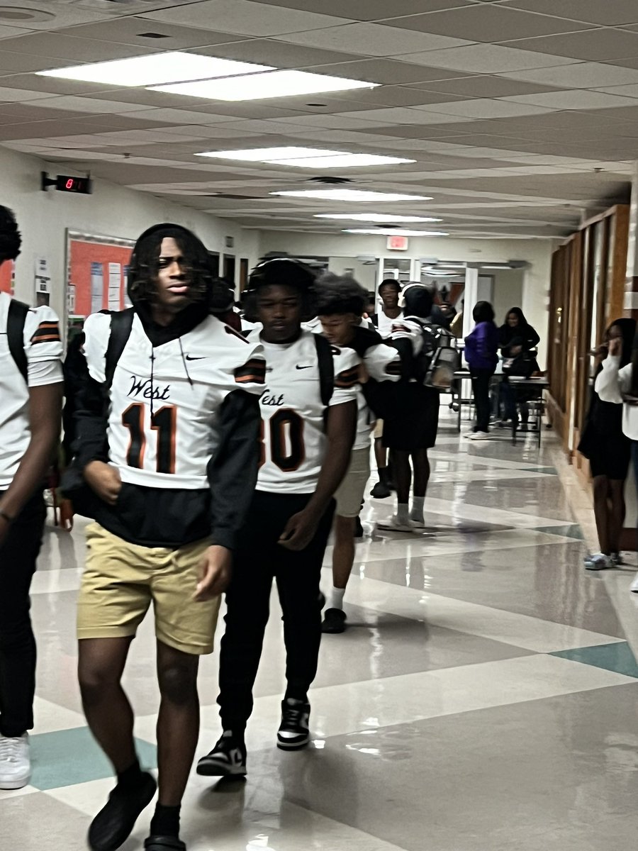 JordoSimmons's tweet image. District football title on the line tonight and volleyball in the playoffs!!! Mini pep rally to set the tone for the day. Set the standard, be the standard! #westsidebestside #westsidestandard