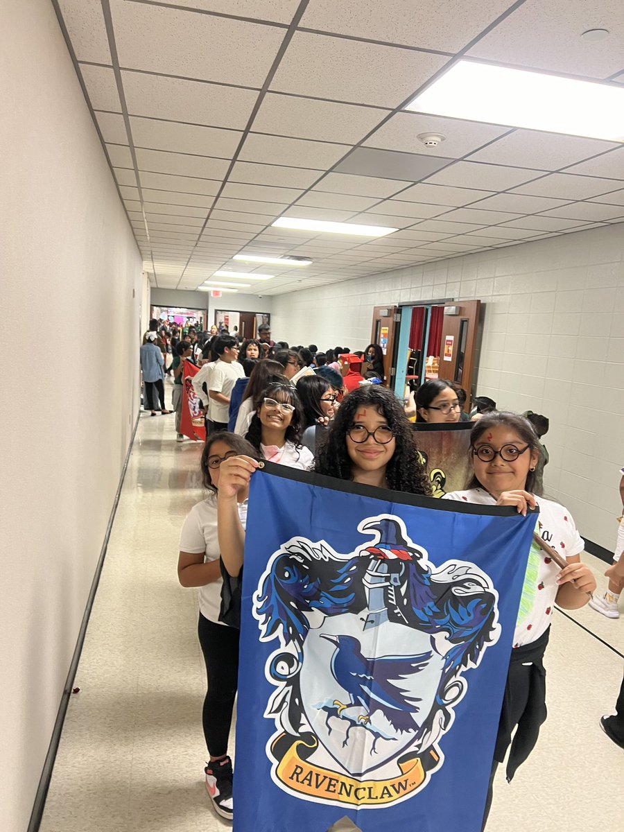 AJ Patino (@ms_apatinoj) on Twitter photo Story Book Character Parade <a href="/Spence_AISD/">Spence Elementary AISD</a> ๐๐ง๐ผโโ๏ธ๐ #SpencePRIDE #BEtheONE Story Book Character Parade <a href="/Spence_AISD/">Spence Elementary AISD</a> ๐๐ง๐ผโโ๏ธ๐ #SpencePRIDE #BEtheONE