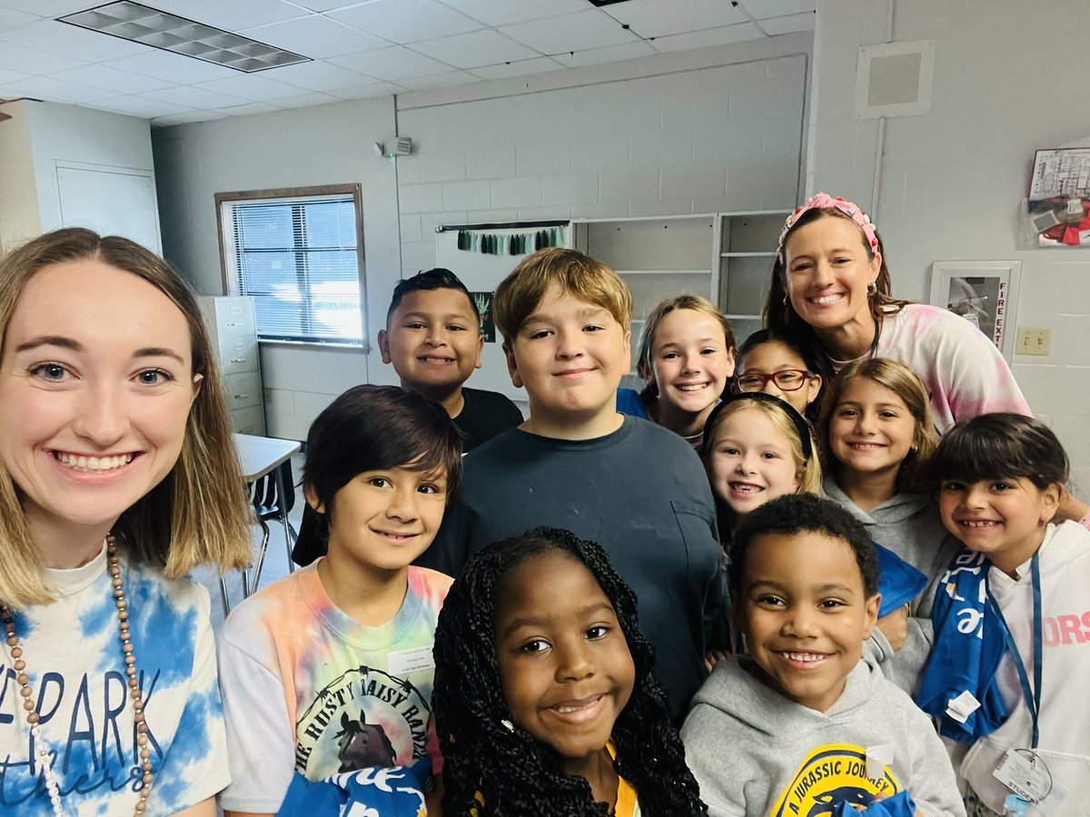 WhitTakesThird's tweet photo. These wellness ambassadors are ready to spread wellness tips to each of their grade levels this year! 🏃🍓

@LPEPanthers @T3achWithM3 https://t.co/YTuazoXzuI