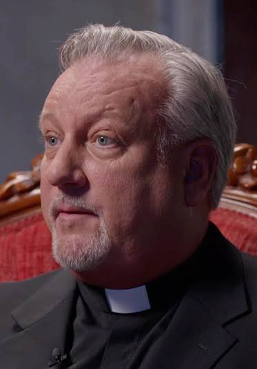 Sachinettiyil's tweet image. The interview with Catholic exorcist priest Dan Reehil on the Shawn Ryan Show has been watched by over 800,000 people on YouTube within three days of posting. In the comments, a woman mentioned that, after watching the video, she voluntarily walked into a Catholic Church for the…