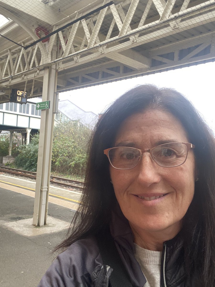 Meinir Thomas tweet media