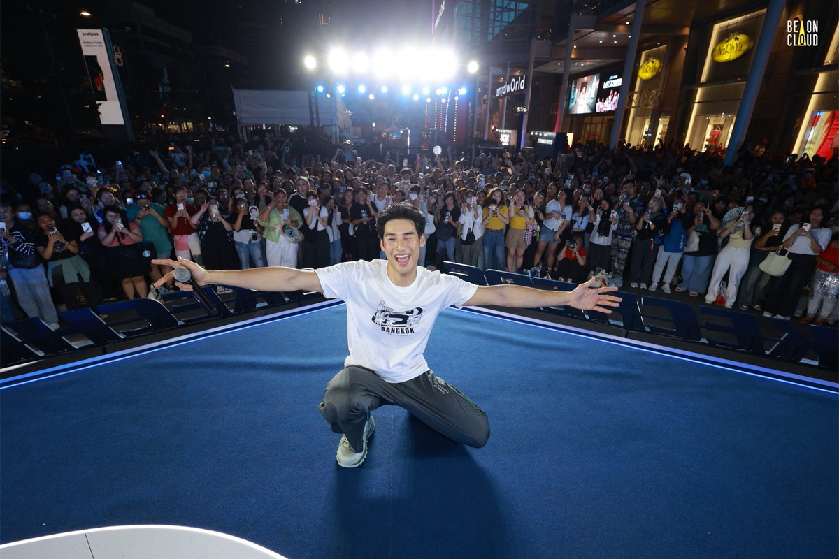 beoncloud_th's tweet photo. ขอบคุณแฟน ๆ ที่น่ารักทั้งทีมหน้าจอและหน้างานที่ส่งกำลังใจให้ อาโป ที่งาน SKECHERS CENTRAL WORLD GRAND OPENING วันนี้มาก ๆ นะคะ ✨😊🫶🏼 

#SkechersCTWxApo #SkechersxApo 
#SkechersTH #SkechersCTWgrandopening https://t.co/U4P6LsFl8t
