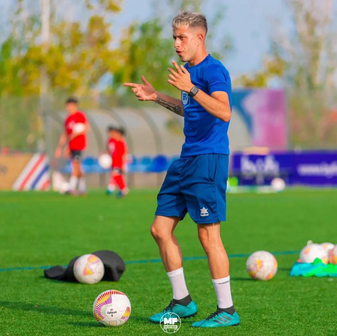 ℹ️ 𝐑𝐄𝐂𝐎𝐑𝐃𝐀𝐓𝐎𝐑𝐈𝐎.

🔴 Debido a la festividad del día de hoy, recordamos que nuestros equipos del fútbol base no entrenarán. 

👊🏼 ¡A TOPE CON EL FINDE! 👊🏼