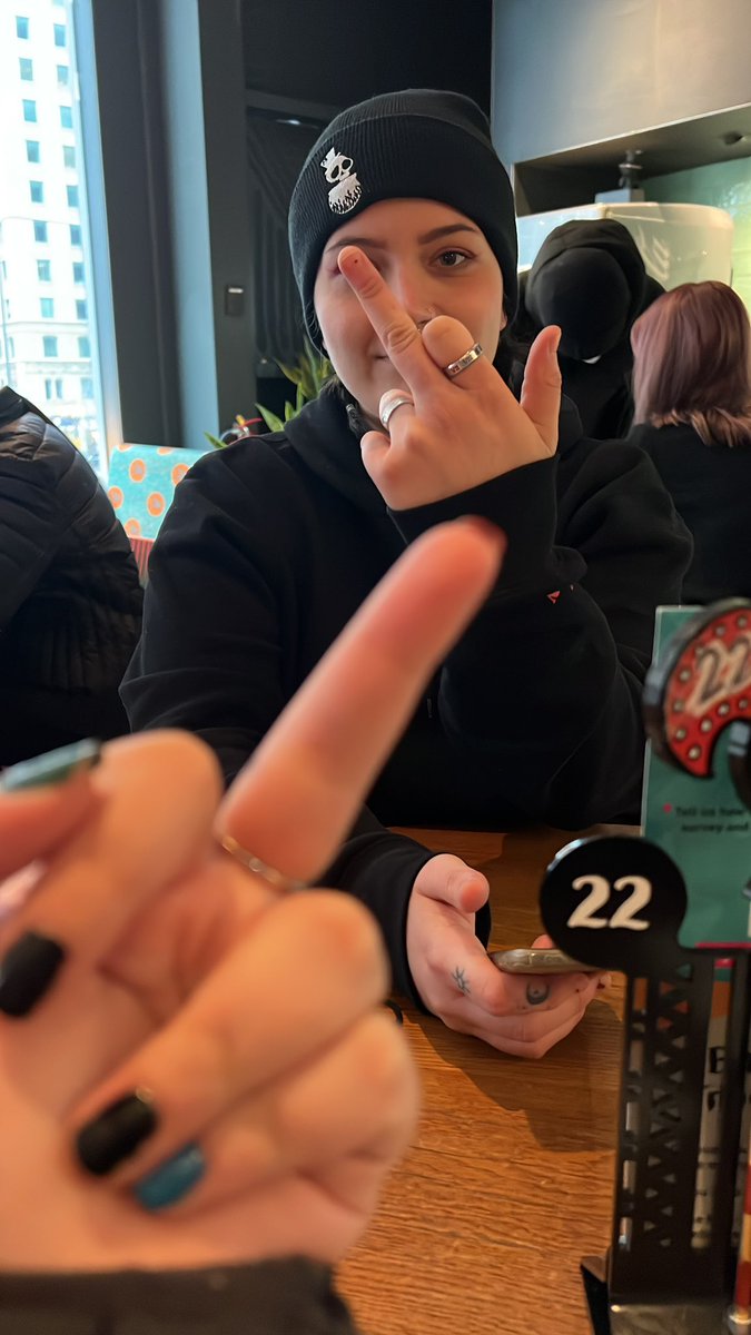 sidehoobs's tweet image. KEZZZ DAYYY!!! my beautiful and kind friend, your soul has my whole heart to the moon and back🌙💫 here’s to another year of having you 🫂💞 @scprluio