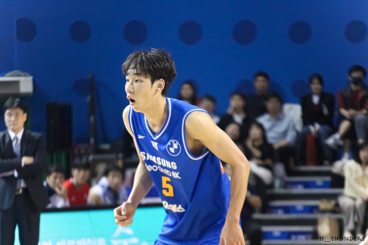 11__thunders tweet picture