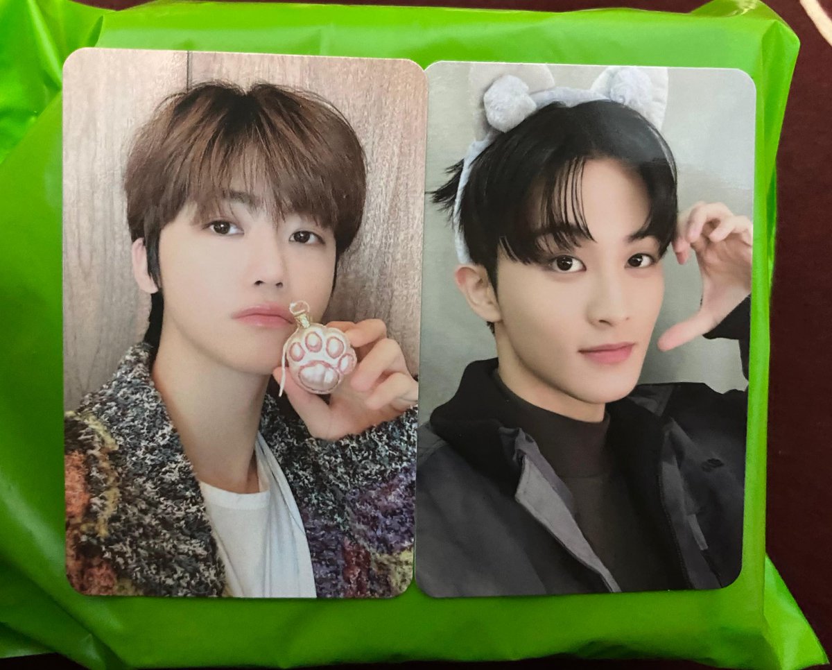 lovefox23_'s tweet photo. wts photocard jaemin mark
mark jaemin pink christmas 
50k all
dom jatim

tag wts jaemin mark pink christmas nct dream https://t.co/B1GqWTE8YX