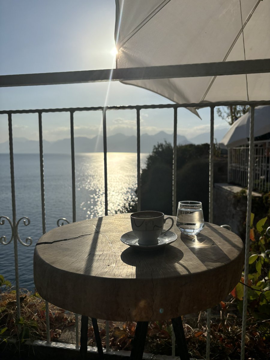 Gelişine ve sağ ayak içiyle…