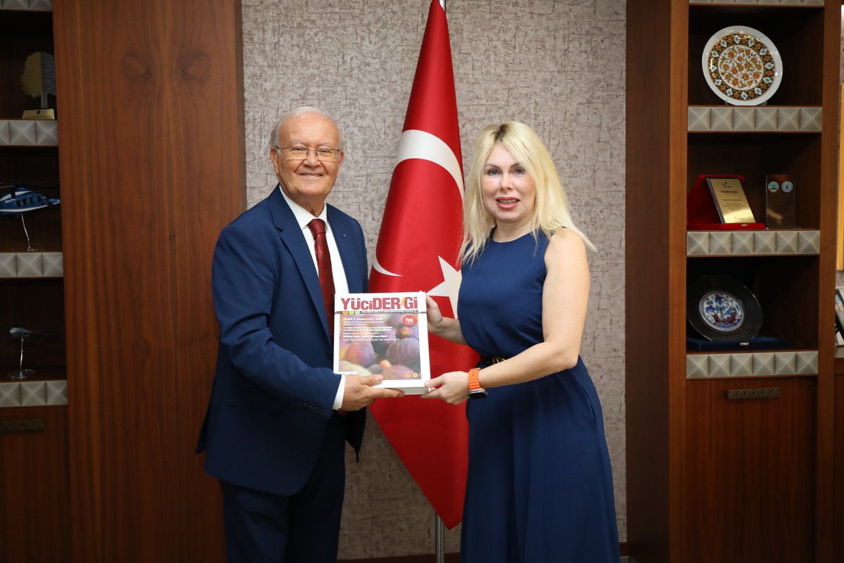 İktisadi ve İdari Bilimler Fakültemizin Kurucu Dekanı ve Yöresel Ürünler ve Coğrafi İşaretler Türkiye Araştırma Ağı ((<a href="/yucita_tr/">YÜciTA</a>) Başkanı Prof. Dr. Yavuz Tekelioğlu ile bir araya gelmekten büyük mutluluk duydum. Değerli hocamız <a href="/TekeliogluYavuz/">Yavuz Tekelioğlu</a>, Gourmand Awards 2023 yılı