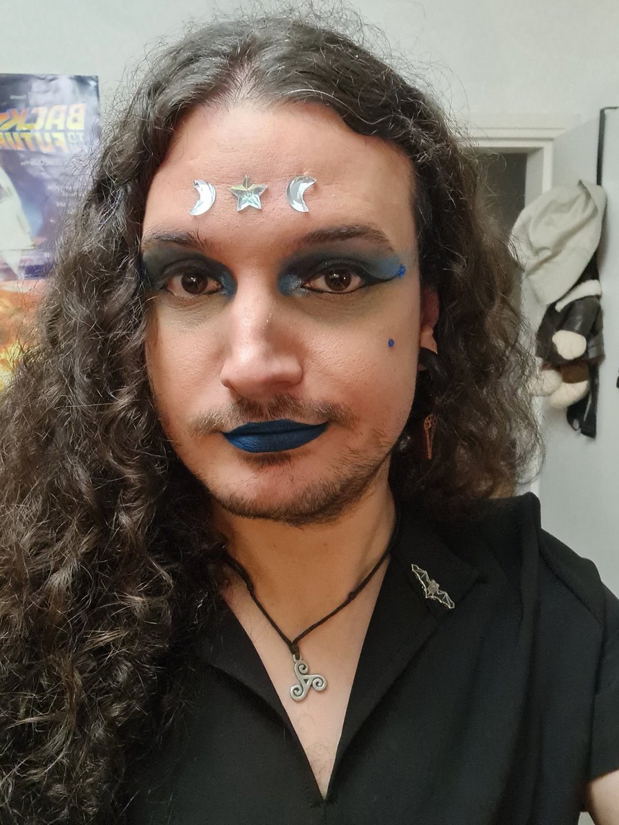 TheMirandaSpell's tweet photo. J'espère que vous avez passé une bonne Samhain / Halloween mes petites sorcières? https://t.co/78LwKWpD4j