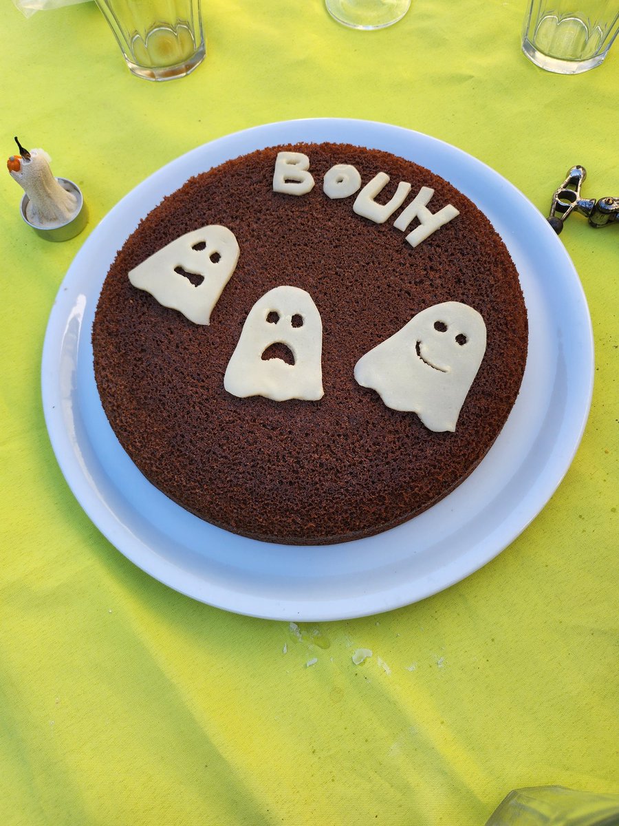 GussDx's tweet photo. Le dessert 😅
Joyeux Halloween https://t.co/NG3GN2llp8