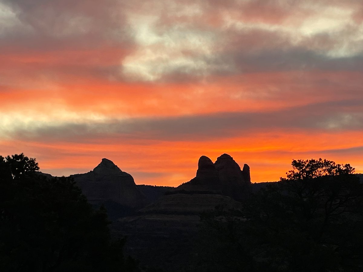 GolsonCharles's tweet photo. Good morning from #Sedona.  Have a good day. https://t.co/zCstZpgXvT