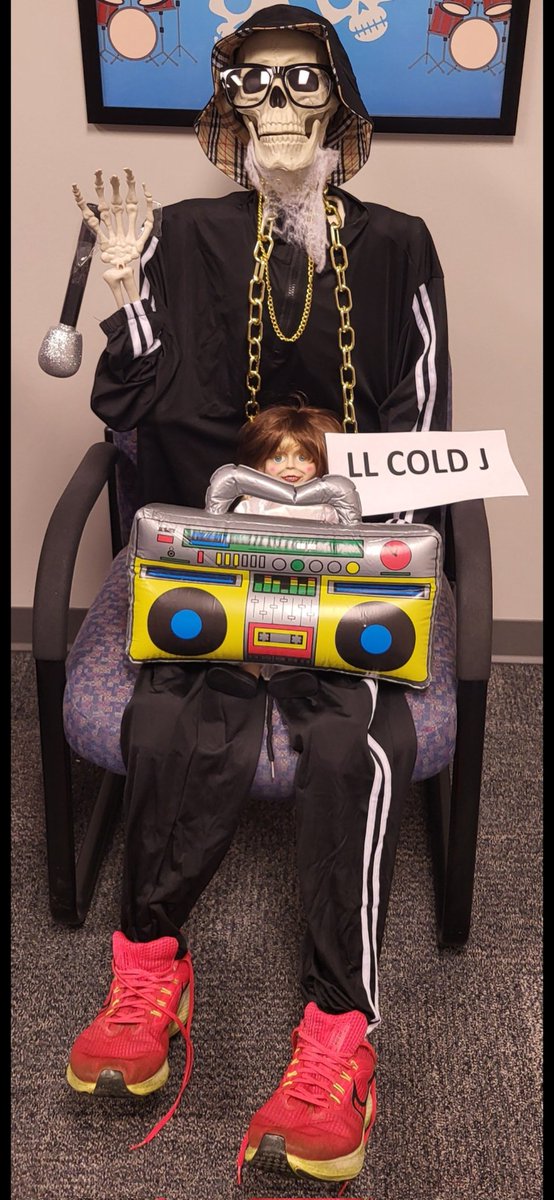 awaller6's tweet photo. @llcoolj Halloween throwbacK https://t.co/hbAEZjlkmB
