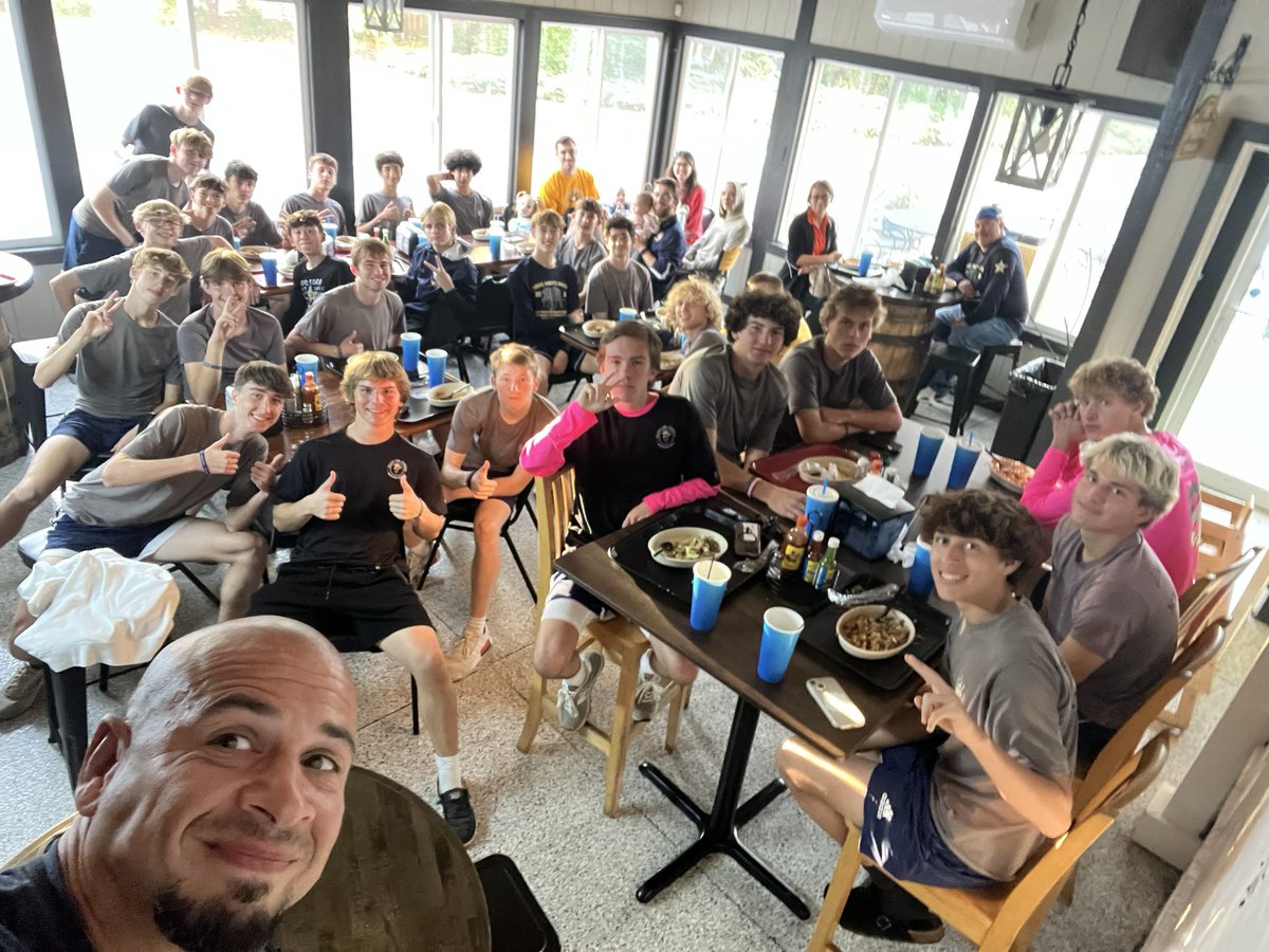 NRHSMensSoccer's tweet photo. ⚽️Yesterday’s post recovery - soccer tennis - team dinner at Tacos del Pueblo 🌮🌯
#LoveTheProcess #OneBiteAtATime🐘 #PostSeason #EliteEight https://t.co/YxtNGI6E54