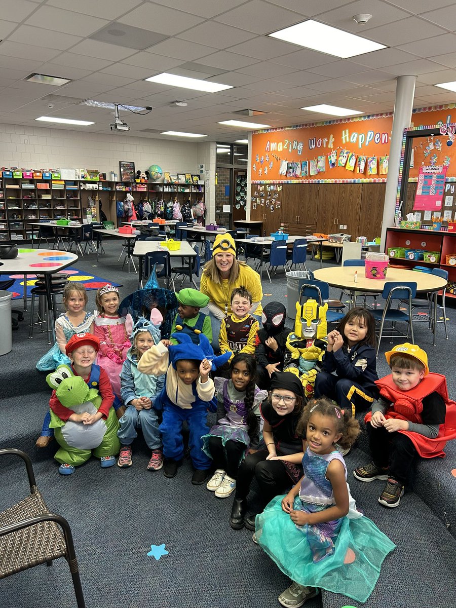 We had a Spook-tacular time celebrating Halloween <a href="/MPS_Morton/">Morton Elementary</a>!  <a href="/MalonePrincipal/">Troy Malone</a>