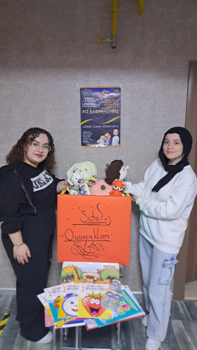 KayseriKYGM's tweet photo. 📍Pertevniyal Sultan Yurdu
“Şifa Oyuncakları Projesi”kapsamında öğrencilerimiz Lösemili Çocuklar haftasında desteklerini  esirgemeden hediyeleri hazırlamaya devam ediyor. https://t.co/MR9m7yheQ0