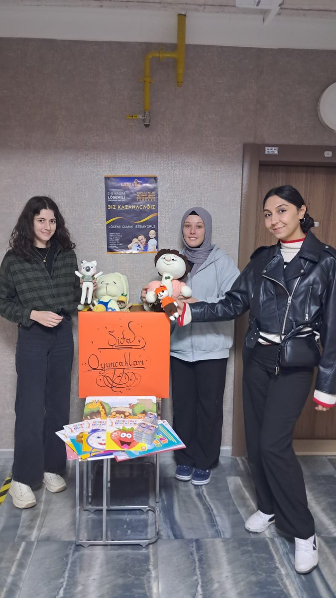KayseriKYGM's tweet photo. 📍Pertevniyal Sultan Yurdu
“Şifa Oyuncakları Projesi”kapsamında öğrencilerimiz Lösemili Çocuklar haftasında desteklerini  esirgemeden hediyeleri hazırlamaya devam ediyor. https://t.co/MR9m7yheQ0