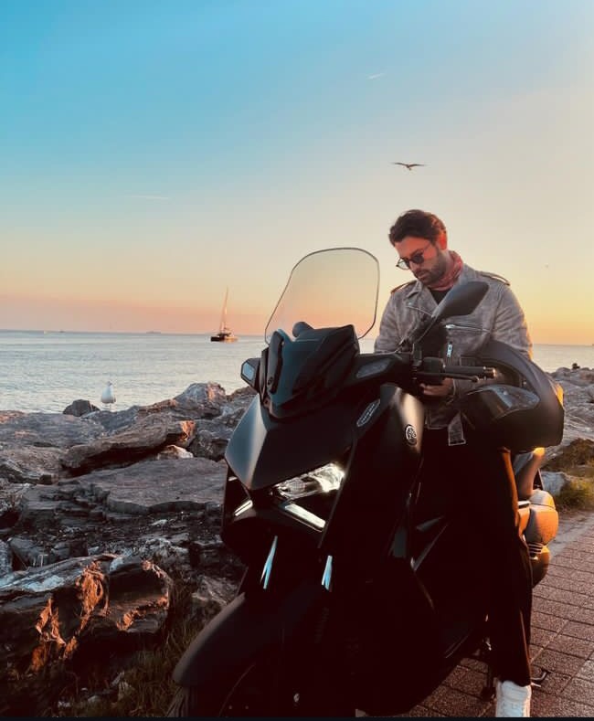 Empezamos bonito el mes 😍💋 me gustan de estos motociclistas 😏💚 
#AlpNavruz