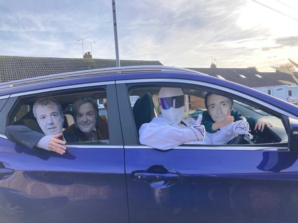 RubyG3's tweet photo. I think I looked more like @JeremyClarkson than Jeremy Clarkson! Happy Halloween! 🚗 @RichardHammond https://t.co/Nj3nI2WchJ