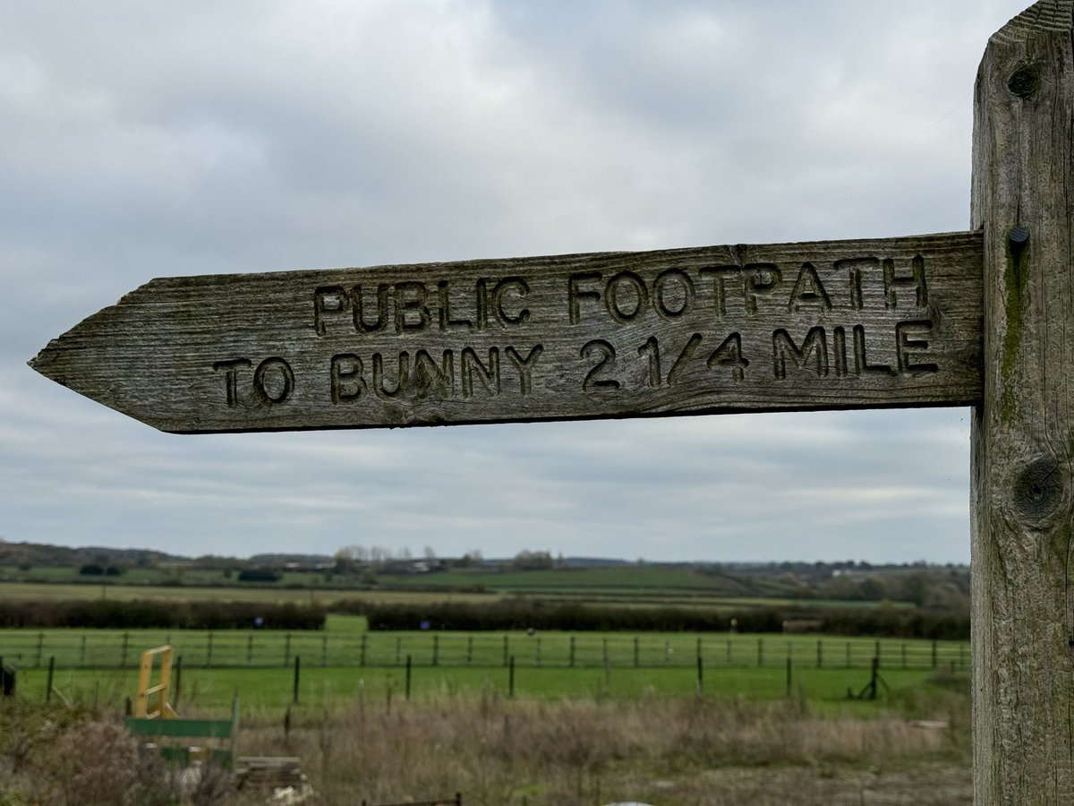 #fingerpostfriday #Nottinghamshire #SouthNottsWolds Have a great Friday. <a href="/RamblersGB/">RamblersGB</a> <a href="/LDWA1/">The Long Distance Walkers Association</a> <a href="/NottsCC/">Nottinghamshire County Council</a> <a href="/LDWAenvironment/">LDWA Environment</a> <a href="/BMC_Walk/">BMC Walk Talk</a> <a href="/access_bmc/">BMC Access Team</a> <a href="/FingerpostFri/">Fingerpost Friday</a> <a href="/at_RIN/">Royal Institute of Navigation</a> <a href="/RGS_IBG/">Royal Geographical Society (with IBG)</a> #walk1000miles <a href="/countrywalking/">Country Walking</a>