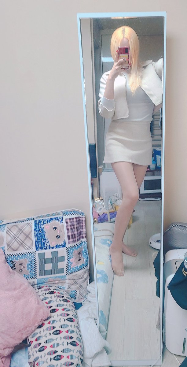 사진은 생기 발라한척 찍구 있는 나 ❤️
기분 바이오리듬 다 최악 ㅗ