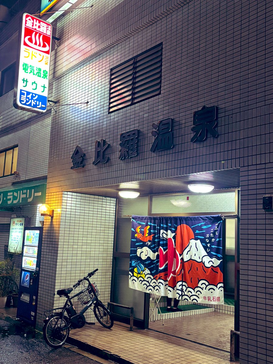 好玩欸，被好多人舔奶頭，最後口爆帥氣日本人😍