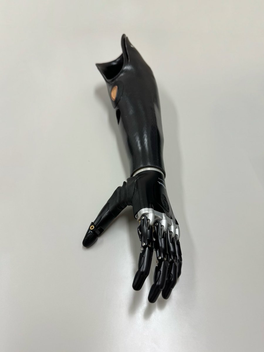rehortd's tweet photo. 筋電義手bebionic
#bebionic #前腕筋電義手 https://t.co/IDDvhO3UsF