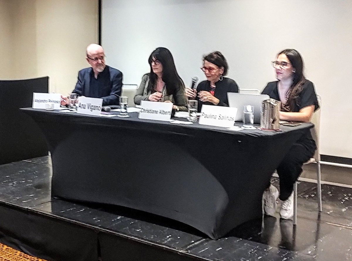nel_amp's tweet photo. "En el cartel se mantiene el espíritu de conversación, el saber circula, sigue vivo. Jóvenes y menos jóvenes pueden trabajar juntos. El cartel nos ofrece lazos de trabajo más allá de una jerarquía, juntos, lectores jóvenes y experimentados"

Christiane Alberti https://t.co/bznsCCyZVQ