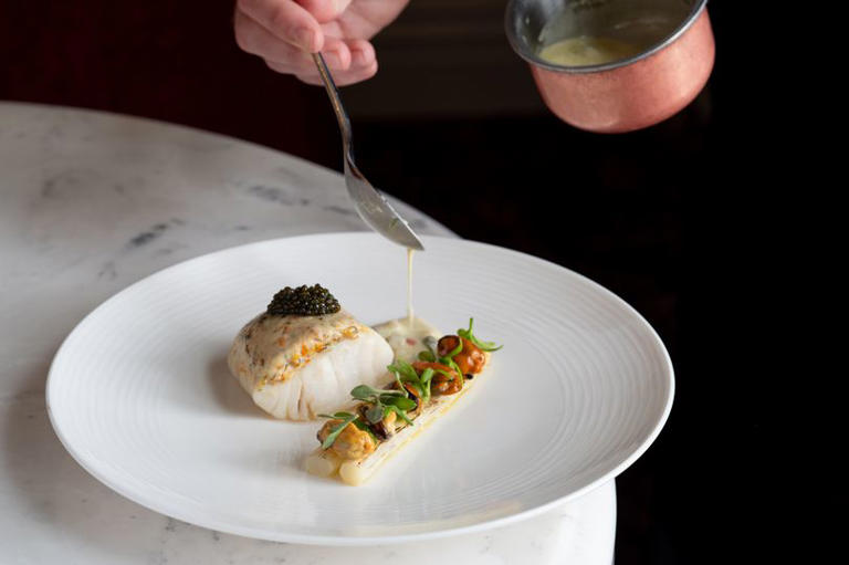 TOPCHEFSIE's tweet image. Rookery Hall just joined the elite with 3 AA Rosettes! 🎉 Discover what makes their "contemporary, vibrant British food" a national standout. 🍽️ #CulinaryExcellence #ChefsLife #AAawards jo.my/mbseck