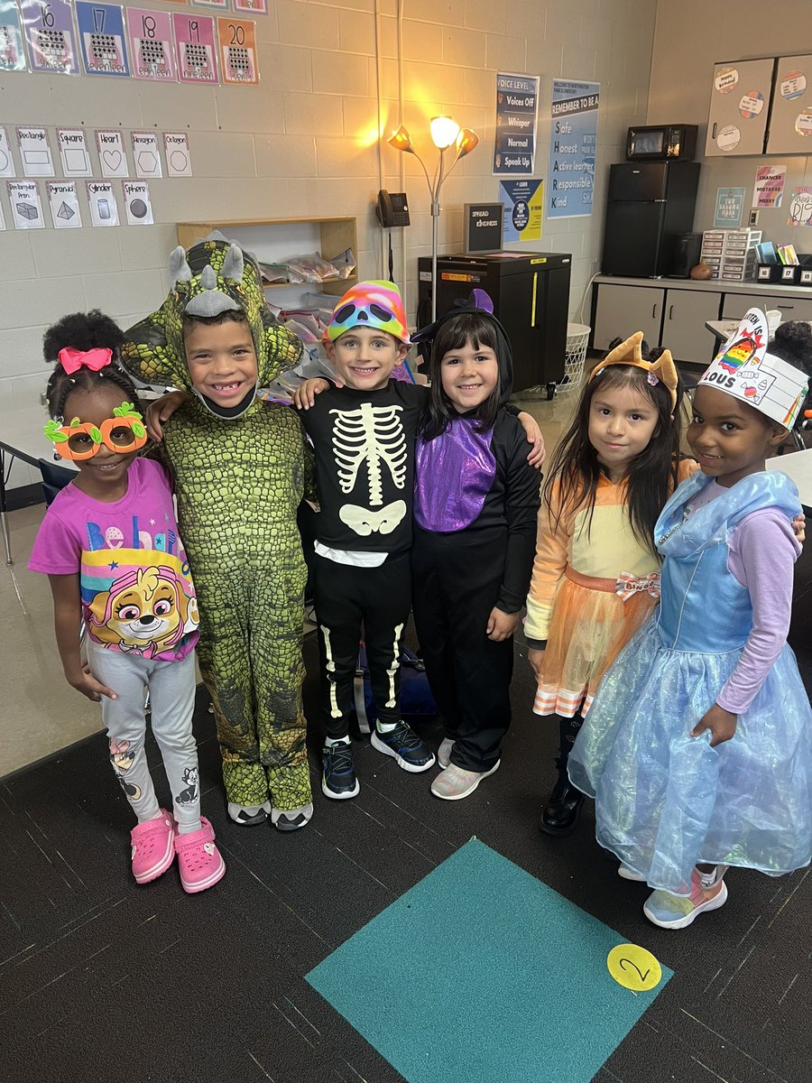 Happy Halloween from the kindersharks! #itsworthit #parksharks