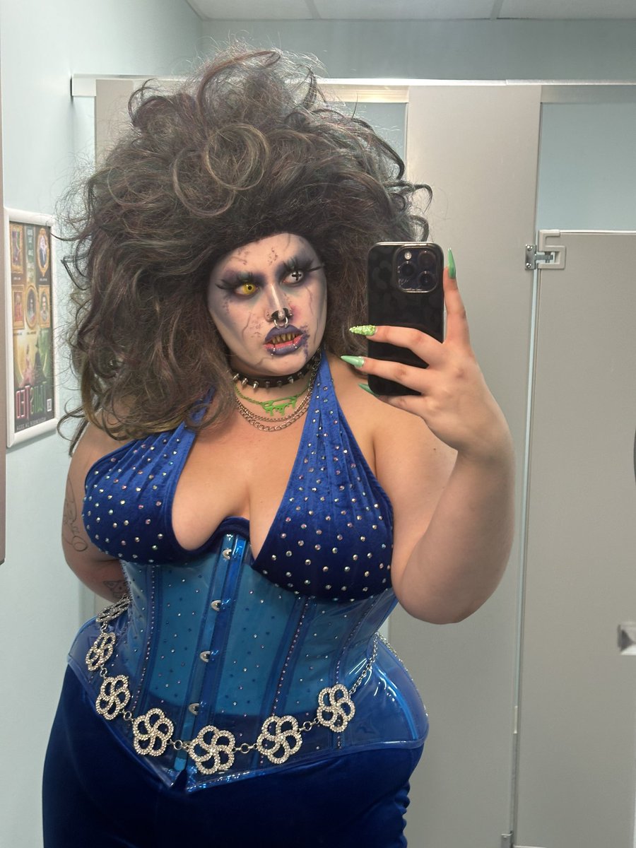 gininhell's tweet photo. Halloween ate down this year❤️‍🔥 https://t.co/g1jm3qFnHJ