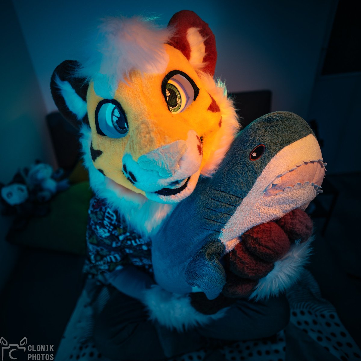 Hai, I exist. #furry #fursuitfriday 

Maker: <a href="/Shrumibo/">Shrumibo 🌿🍄</a> 
Photographer: me1!!