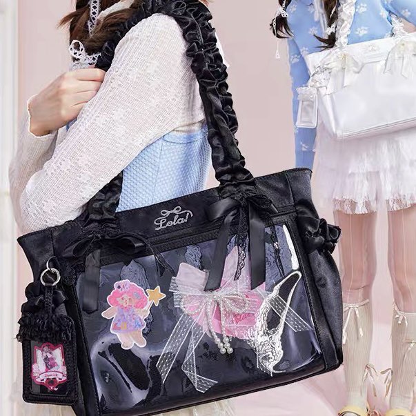 #新品入荷 五色🎀リボン痛バッグ

🛒thebase.page.link/7wzK

缶バッジ用 /推しチェキ用/公式カード収納
シングルショルダーバッグ

🌍OVERSEA kiridoll.base.shop

#kiridoll #推し活グッズ #ぬいぐるみの時間 #ぬいバッグ #推し活 #痛バッグ #itabag