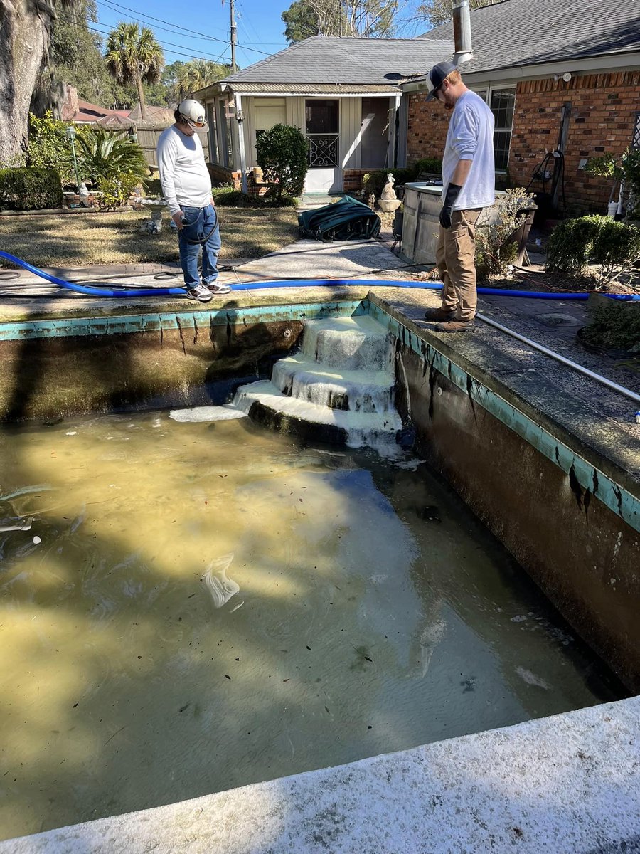 MoonRiverPools's tweet image. When your pool needs serious help, we’re the ones to call. 🛠️ It takes dedication, hard work, and the right crew to bring a pool back to life. Moon River Pool Care can get the job done! Call (912) 244-3692. 

#PoolRestoration #MoonRiverPoolCare #BehindTheScenes