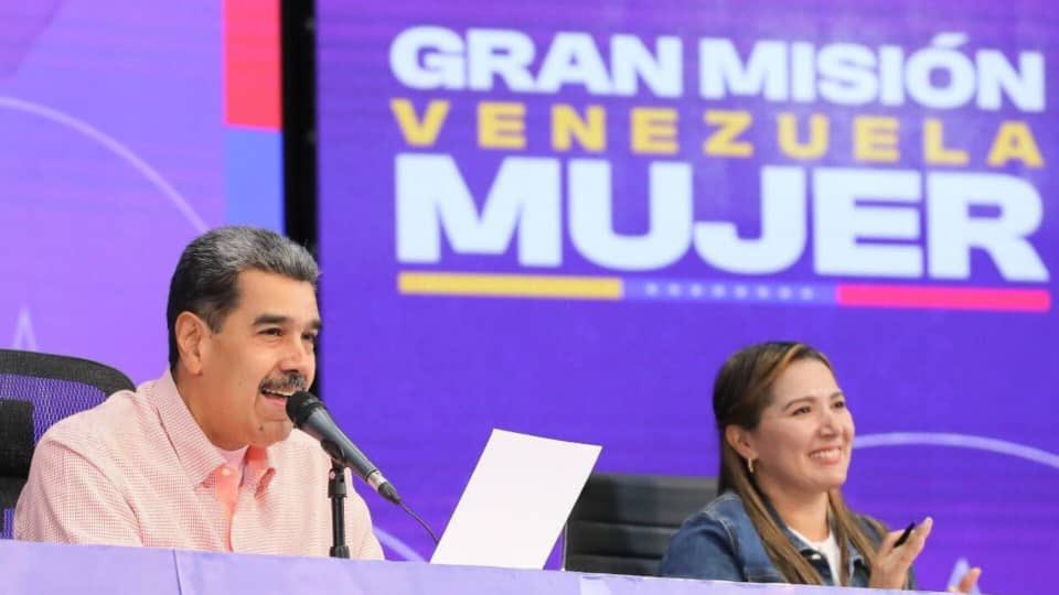 📍El presidente de Venezuela, Nicolás Maduro, aseguró que el país se ha recuperado económicamente, a pesar de las más de 930 sanciones en los últimos años.

venezuela-news.com/presidente-mad…