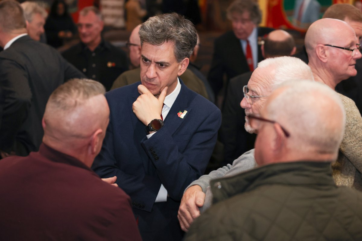 Ed Miliband tweet media