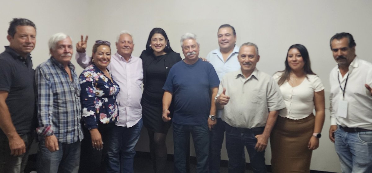 aljiso's tweet photo. Gracias a nuestro amigo Pablo Valencia por hacercarnos con la regidora Lizet para la atención a  nuestras gestiones en el ayuntamiento de zapopan https://t.co/AkZLlJc8Sf