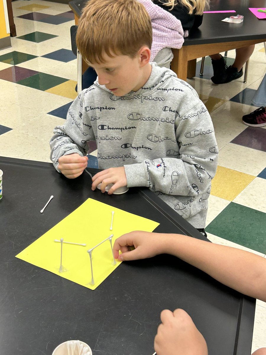 jangr6's tweet image. STEM CHALLENGES. #sciencerocks
#spoofhoundpride