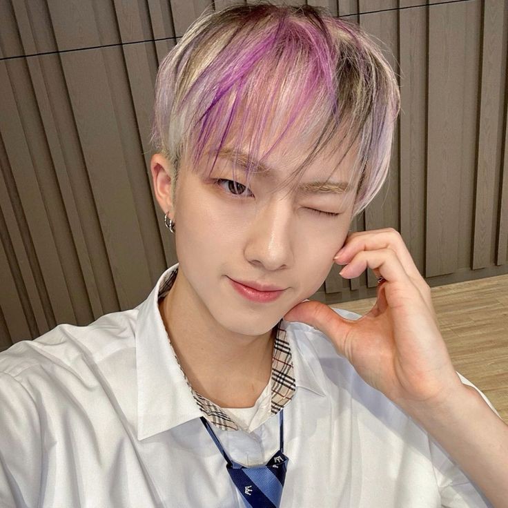 Soobmin's tweet photo. @Hyunjinr https://t.co/4uabTiH4os