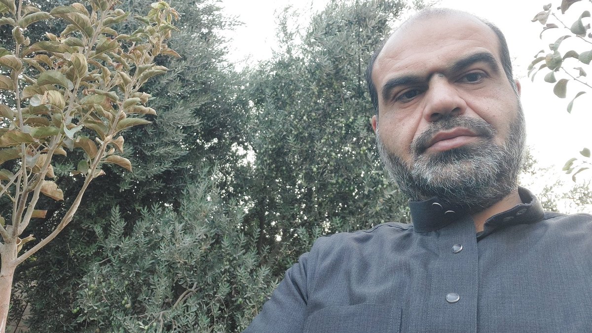 braaalmonla's tweet photo. في الخريف تتلون الطبيعة بأبهى الألوان الدافئة. هو وقت السكون العميق والتحولات الهادئة، تتساقط الأوراق كأنها تحكي قصص الزمن.
 يحمل الخريف في طياته نسمات باردة توقظ الروح
 إنه فصل التأمل والاستعداد لبدايات جديدة، حيث تتخلى الأشجار عن ثقلها لتستعد لاستقبال الشتاء بنقائها وهدوئها. https://t.co/jGWaclOdPG