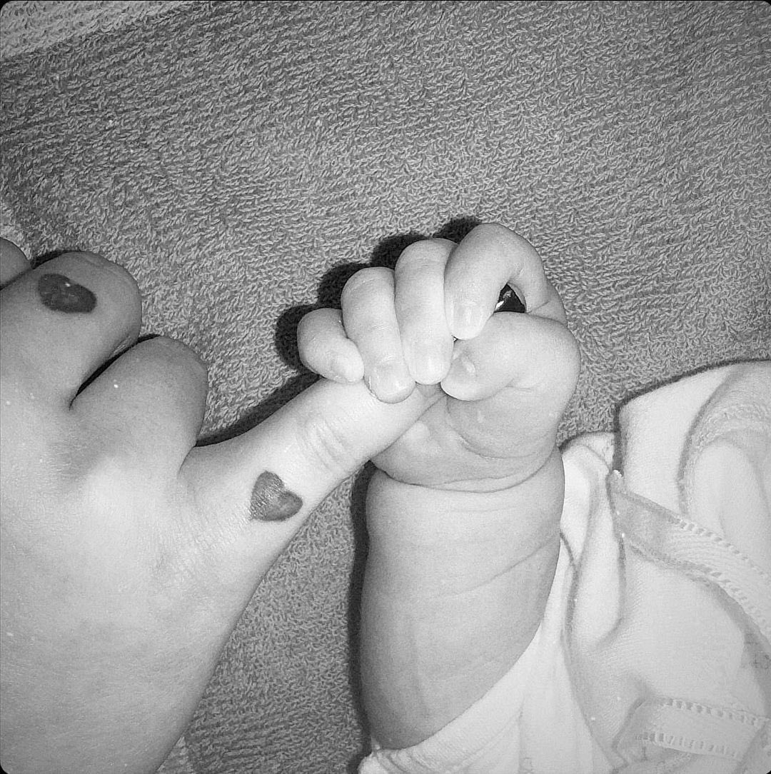 ⊹ . Chanmina and Ash Island have welcomed their first child, a princess ୨ৎ