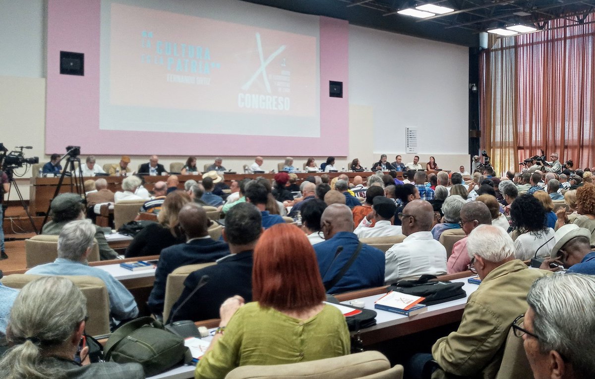 Plataforma de debate y reflexión para promover una mayor articulación de creadores e intelectuales de la nación devendrá el #CongresoUneac que comenzó en La Habana este 1 de noviembre.
uneac.org.cu/secciones/x-co…