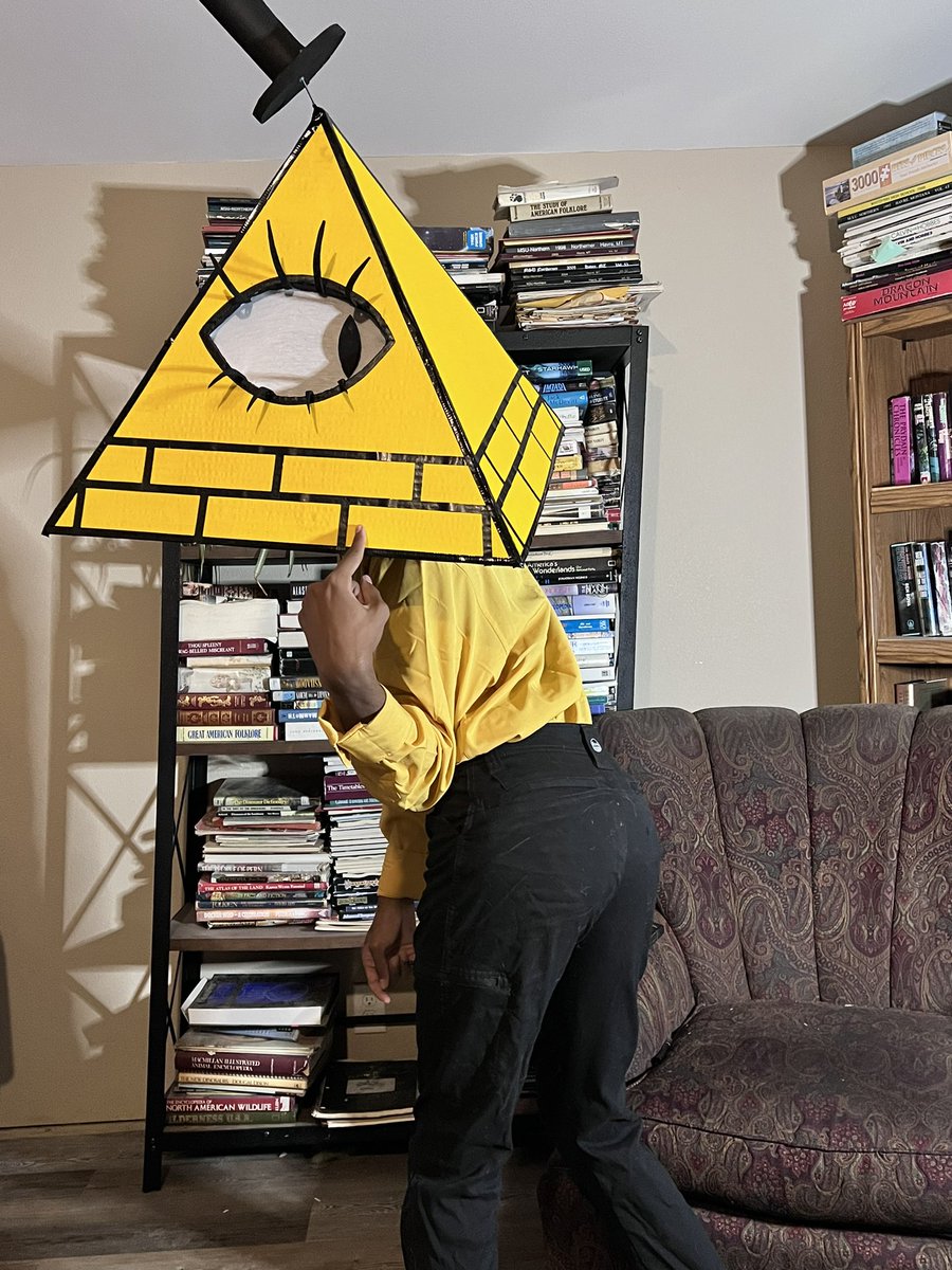0I_bite_back0's tweet photo. GET OUT OF MY LIBRARY 
#gravityfalls https://t.co/Q15Oefchec