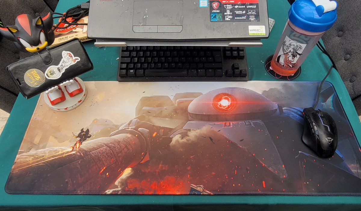 Got a new mousemat and it looks awesome 😮😍
The design comes from <a href="/2204Design/">2204</a> and the mousemat itselfs comes from <a href="/Levely_nl/">Levely</a> 
#mousemats #levely_nl #ShadowTheHedghehog