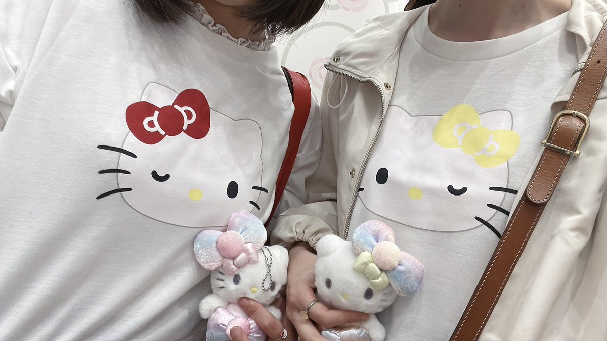 rot8akari's tweet photo. キティちゃんミミィちゃんHappyBirthday🎂🍎
バスラ最高すぎました😭😭😭 🫶
#ピューロアンバサダー https://t.co/Y7vpLpkXal