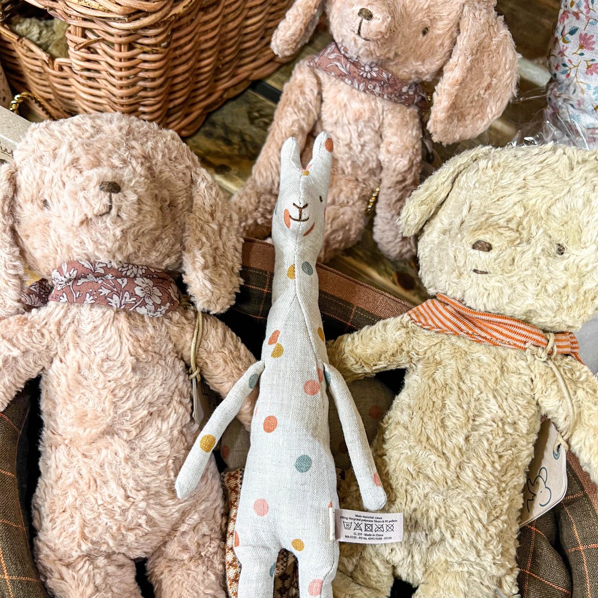 knotandspool's tweet image. New in-store: the Maileg Mini Giraffe! 🦒🌟 Sized just right for tiny hands and full of charm! This Safari Friend is ready for all-day play—stop by Knot + Spool to meet it. #Maileg #KnotAndSpool #NewArrival #MiniGiraffe
