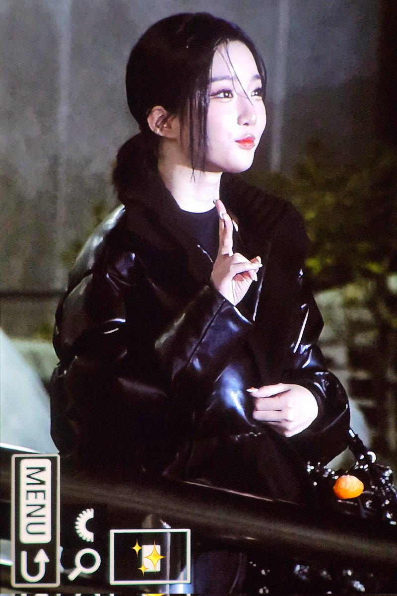 241101 뮤직뱅크 퇴근 

#트리플에스 #TRIPLES 
#김유연 #KIMYOOYEON