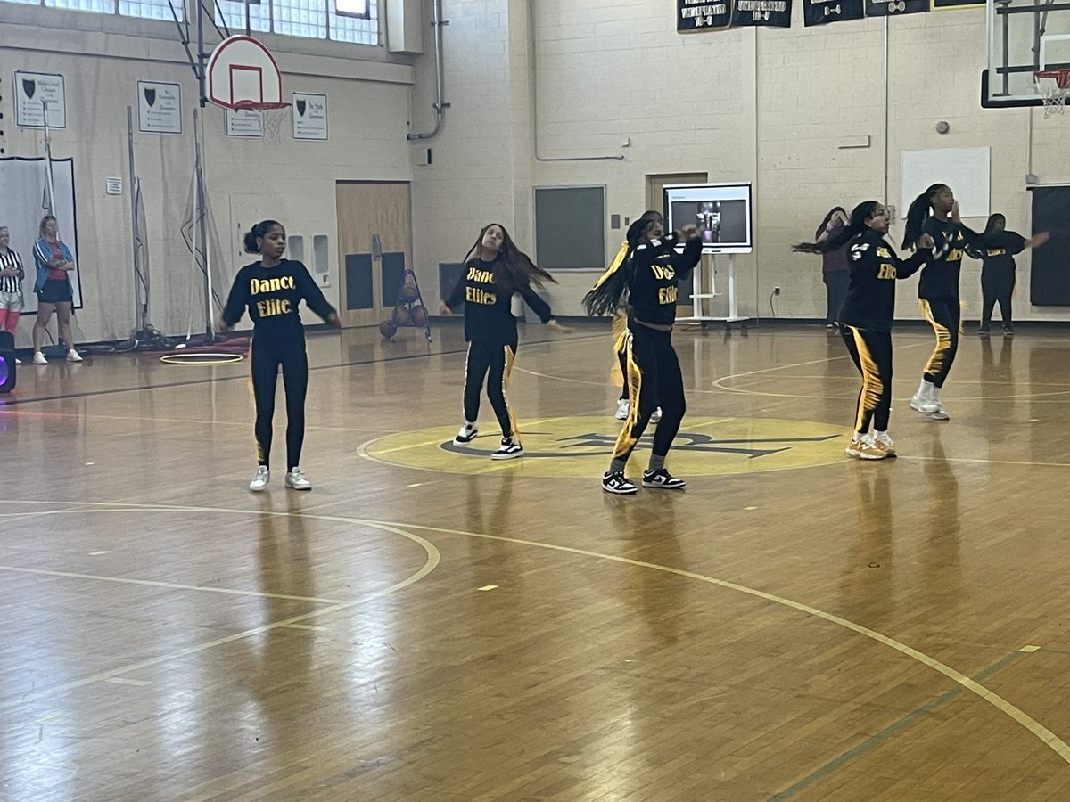 msmacgr's tweet photo. 6th grade! First Pep Rally- 1st MP
#grmsknights https://t.co/Ca7vZ8LOY5